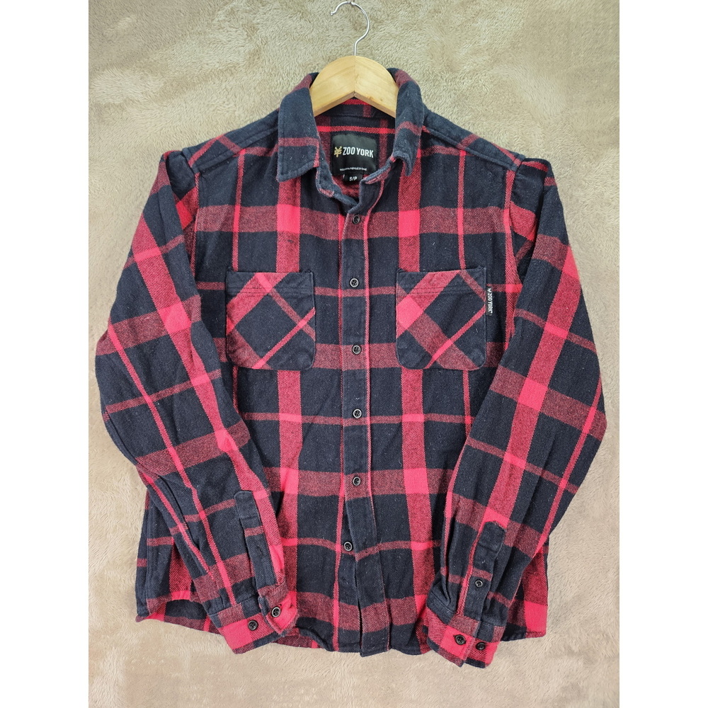 Zoo York Flannel Shirt Red and Black Plaid Buttoned Chest Pockets Size S